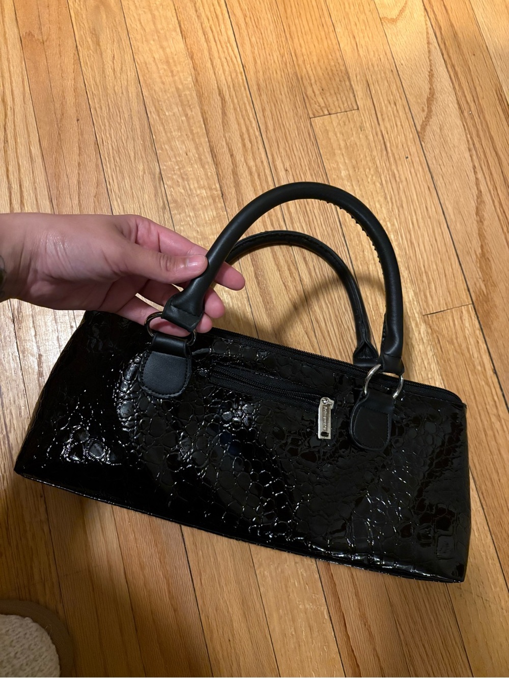 Wine bottle bag! Or can be a lunch box